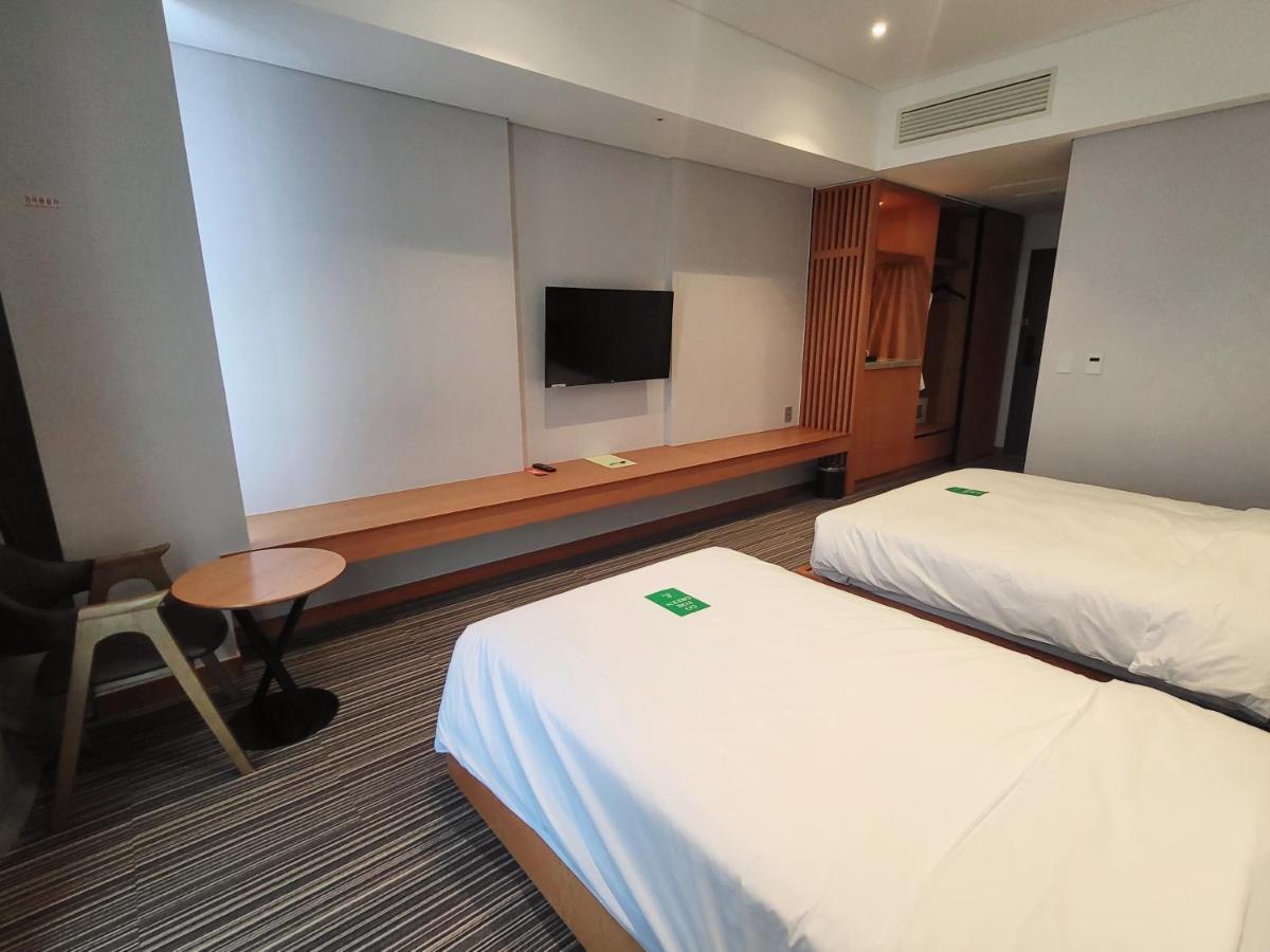Hotel Tour Incheon Airport Hotel & Suites מראה חיצוני תמונה